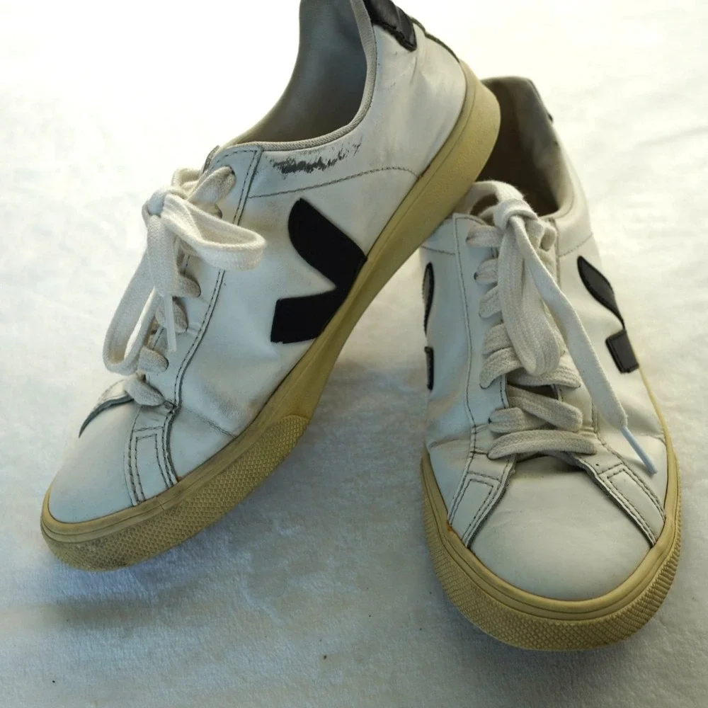 Veja brand model